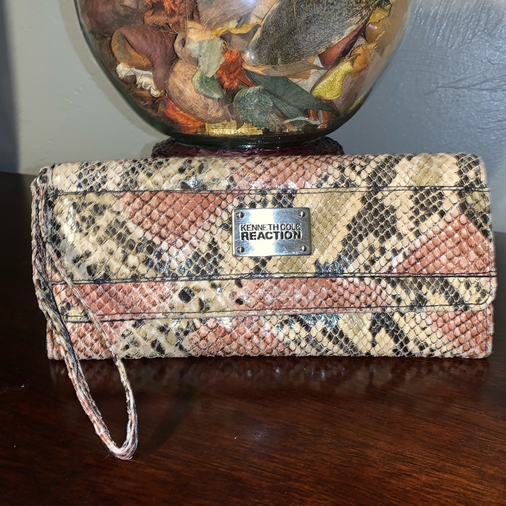 Kenneth Cole REACTION Clutch